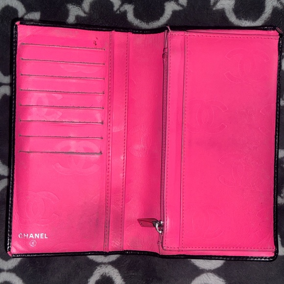 CHANEL Cambon Quilted Leather Bi-Fold Wallet with Pink Interior - Picture 4 of 6